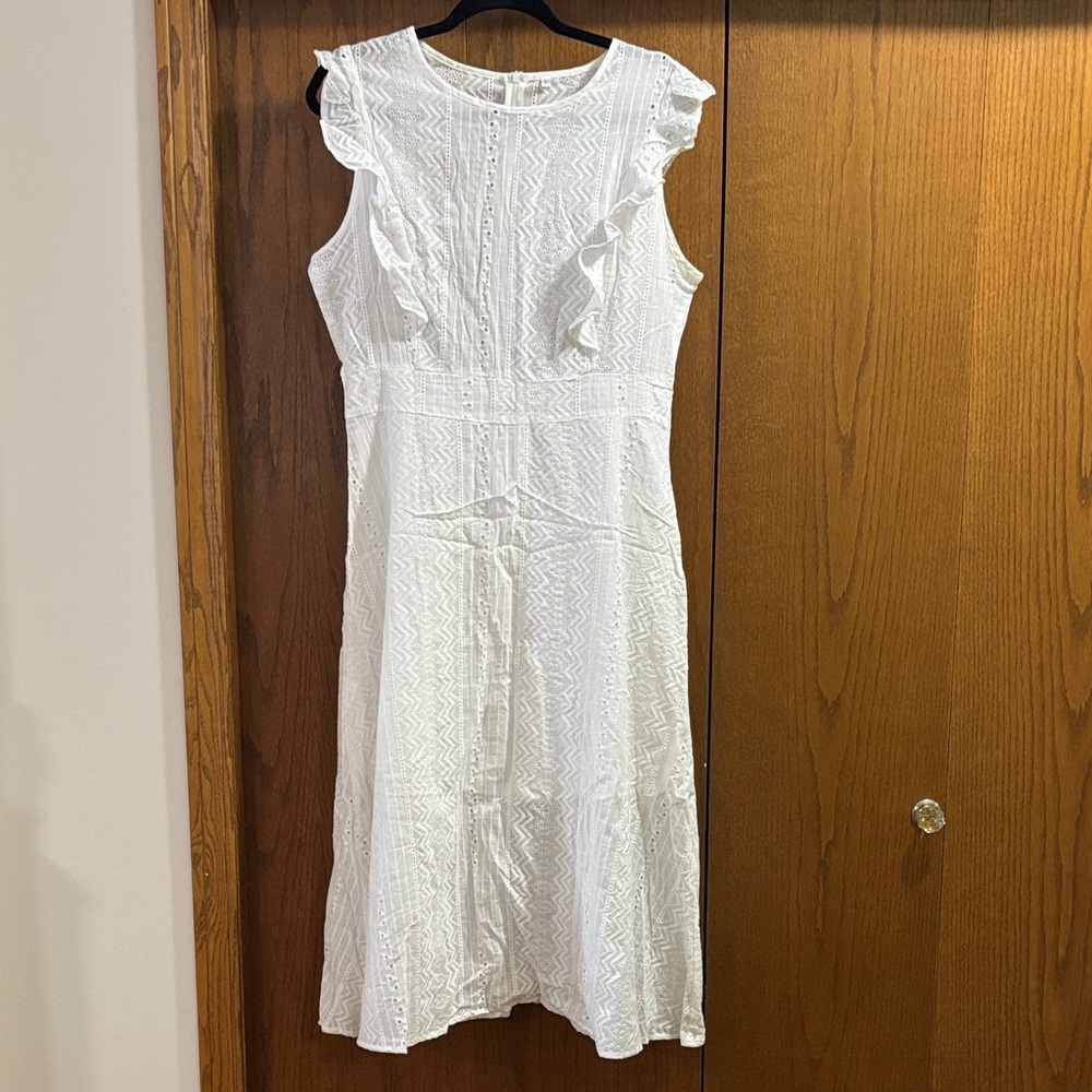 Elegant White Lace Dress
